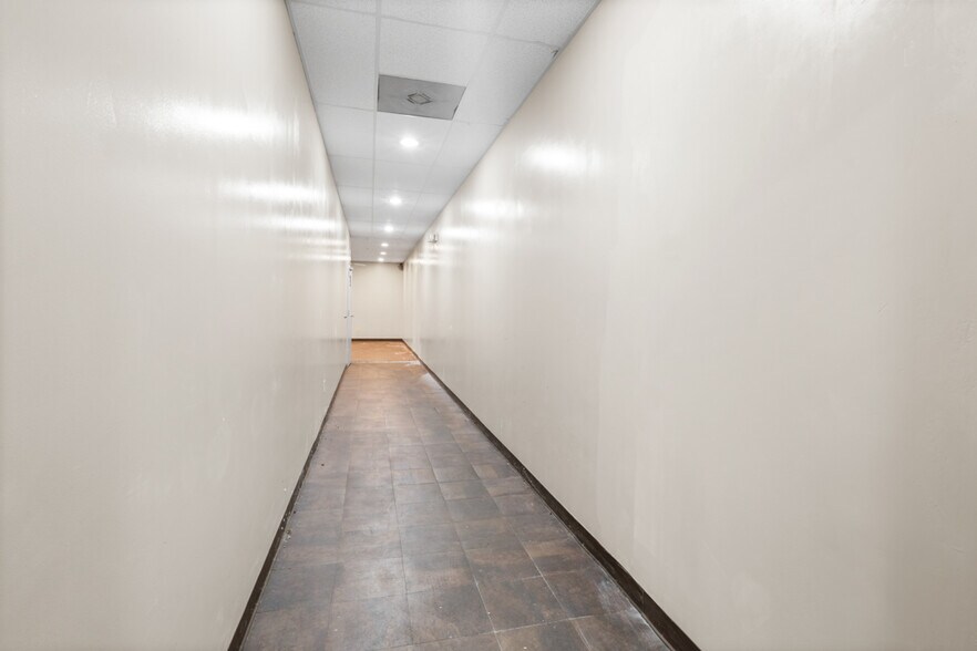 More Photos Of 1405-1437 Freeway Dr, Reidsville General Retail For Lease