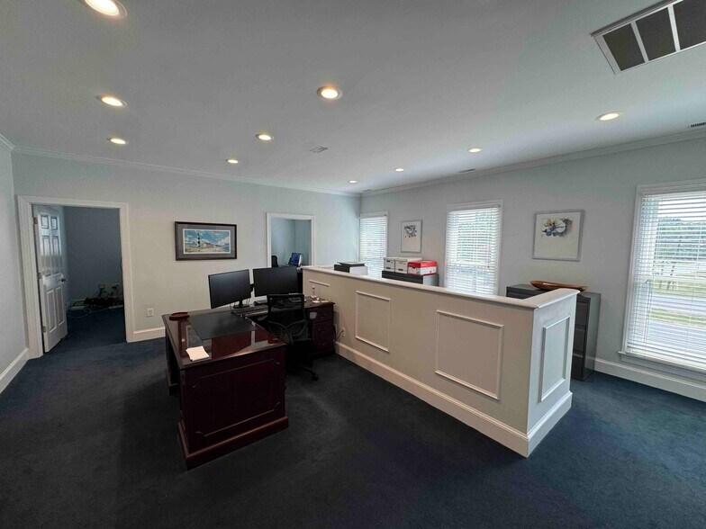 More Photos Of 2602 W Roosevelt Blvd, Monroe Loft Creative Space For Lease