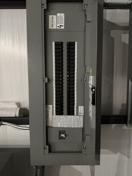 More Photos Of 56 Cooperative Way, Wright City Warehouse For Lease