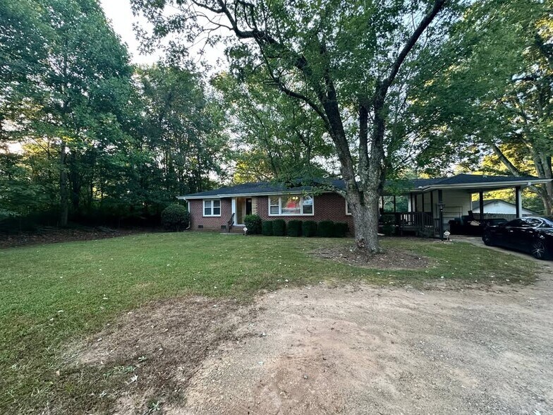 More Photos Of 1059 Buford Hwy, Sugar Hill Coworking Space