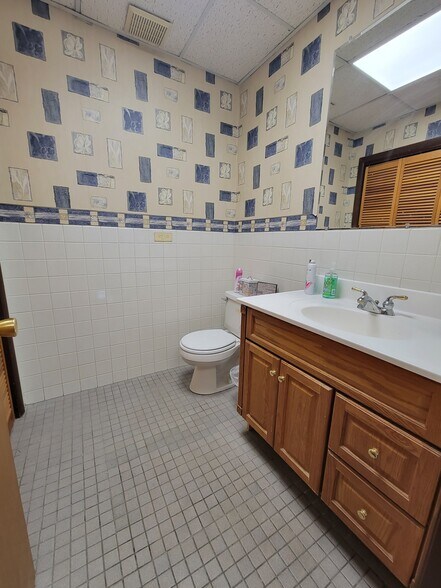 More Photos Of 1004 Brodhead Rd, Coraopolis Office For Lease
