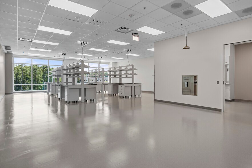 More Photos Of 31 Alexandria Way, Durham Medical For Lease
