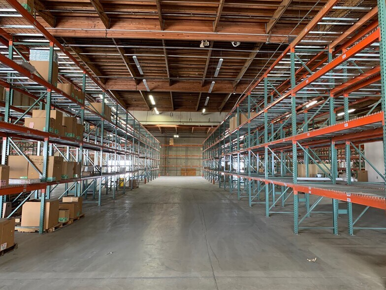 More Photos Of 2201 E Brundage Ln, Bakersfield Distribution For Lease