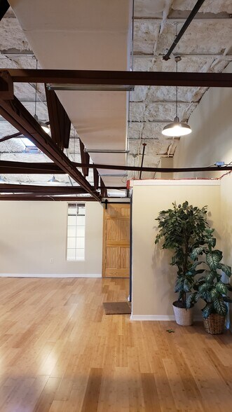 More Photos Of 1942 2nd Ave S, Saint Petersburg Warehouse For Lease
