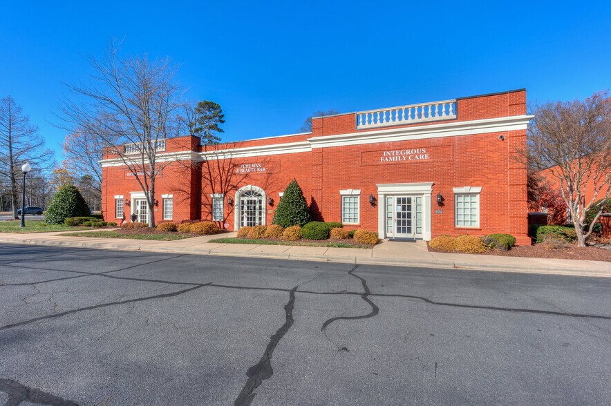 More Photos Of 3210 Prosperity Church Rd, Charlotte Office For Sale