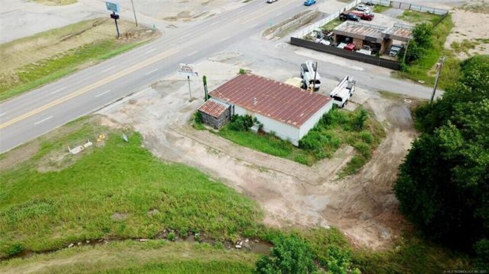 More Photos Of 909 S Garfield Ave, Kiowa Convenience Store For Sale