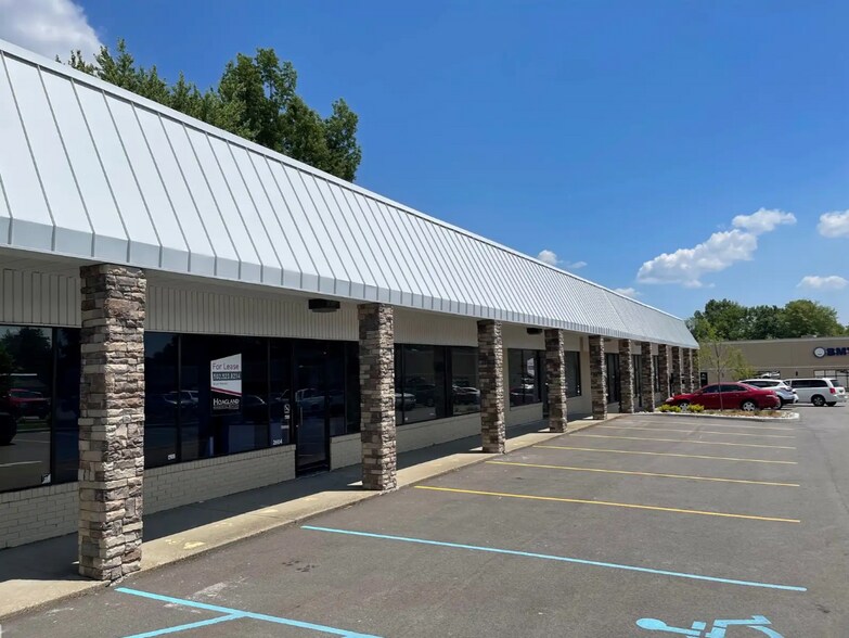 More Photos Of 2608-2016 Charlestown Rd, New Albany Freestanding For Lease