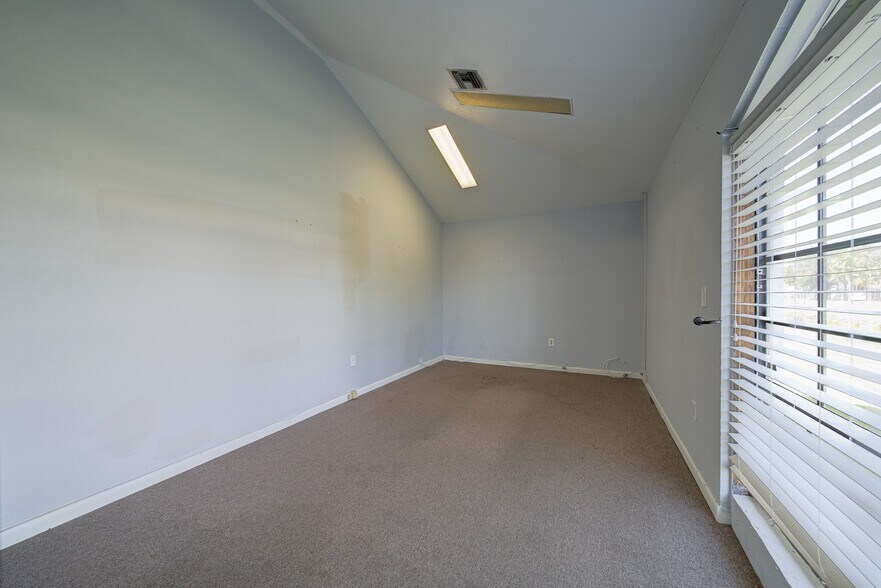 More Photos Of 9245 SW 158th Ln, Miami Office For Lease