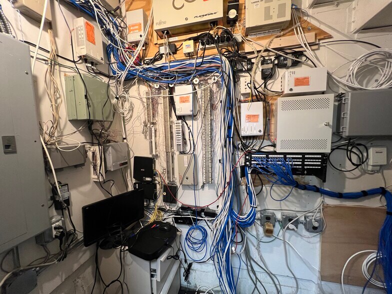 More Photos Of 4230-4236 Merrick Rd, Massapequa Storefront Retail Residential For Lease