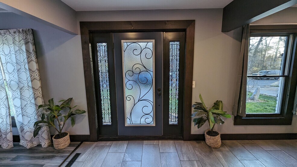 More Photos Of 933 W Weber Sq, South Bend Lodge Meeting Hall For Sale