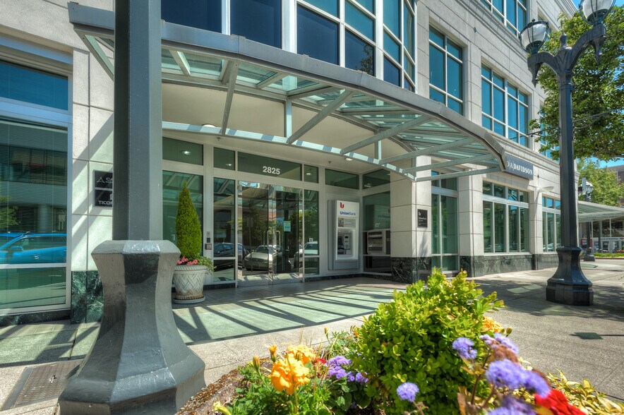 More Photos Of 2825 Colby Ave, Everett Office For Lease