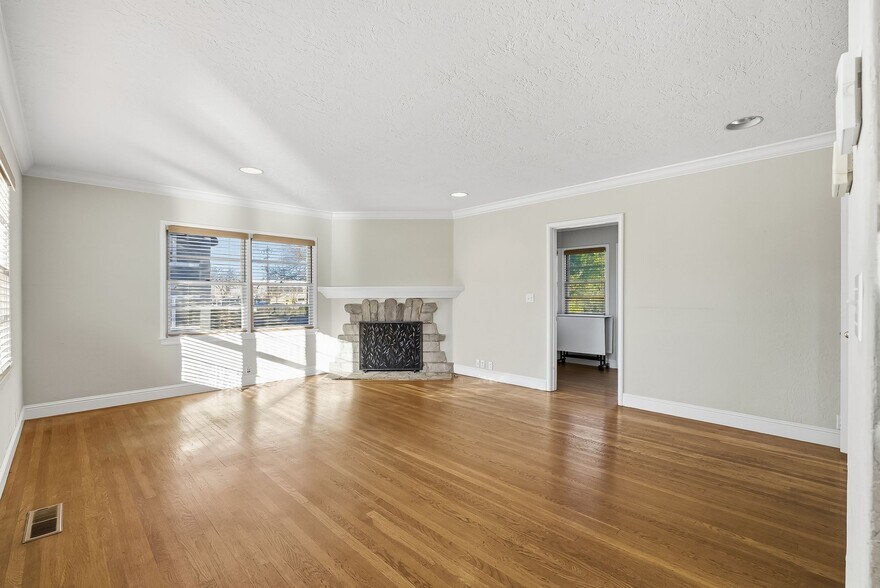 More Photos Of 29 Hawthorne Ave, Los Altos Office For Lease