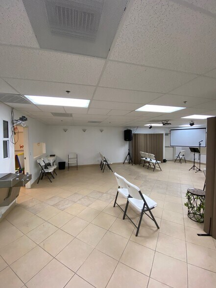 More Photos Of 337 E Harvard Blvd, Santa Paula Religious Facility For Sale