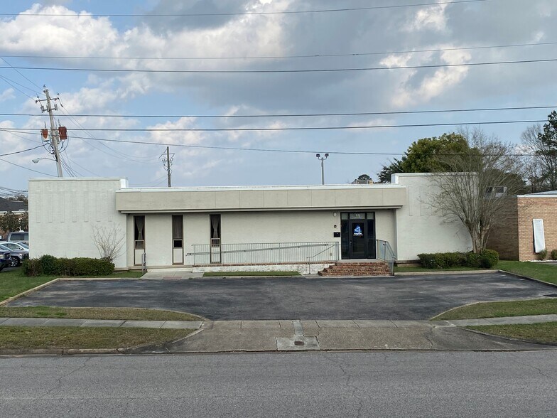 More Photos Of 11 Midtown Park E, Mobile Medical For Lease
