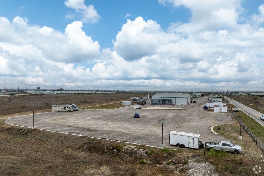 More Photos Of 10777 Highway 183 S, Austin Warehouse For Sale