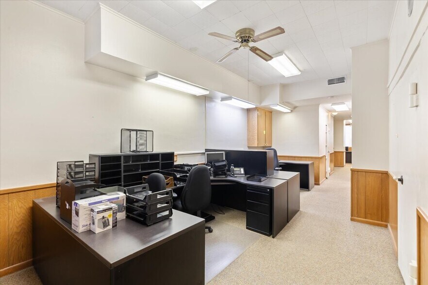 More Photos Of 127 Pearl St, Council Bluffs Office For Lease