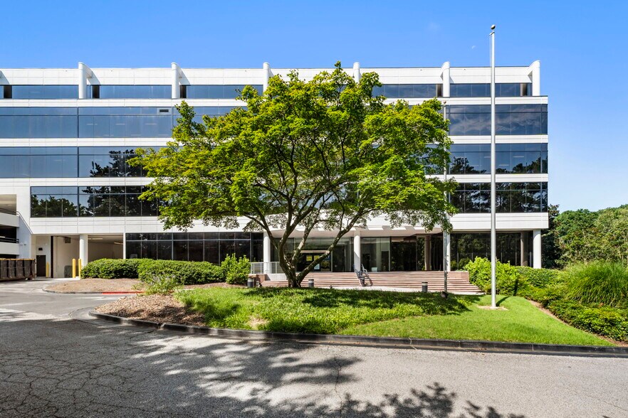 Primary Photo Of 2233 SE Lake Park Dr, Smyrna Office For Lease