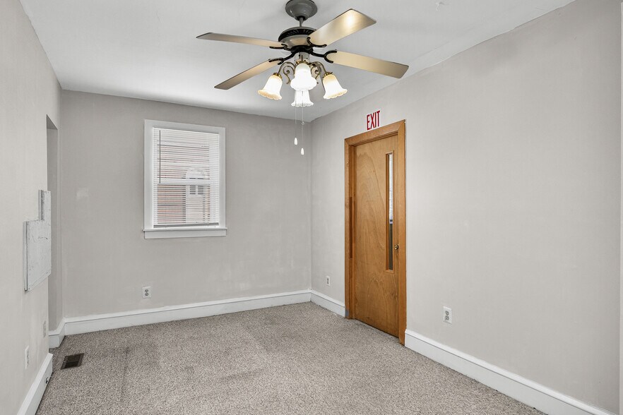 More Photos Of 688 N Broad St, Woodbury Office For Lease