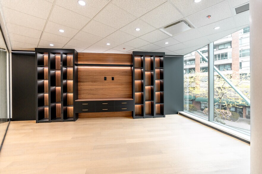 More Photos Of 1493 Foster St, White Rock Apartments For Sale