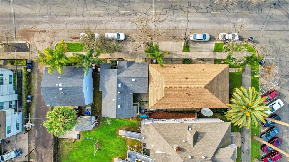 More Photos Of 2611 Alhambra, Sacramento Apartments For Sale