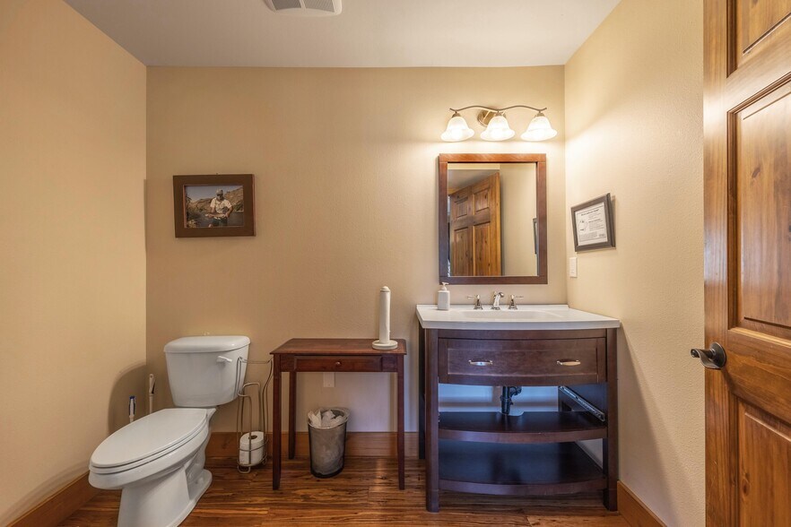 More Photos Of 210 Hartman Ave, Maupin Hotel For Sale