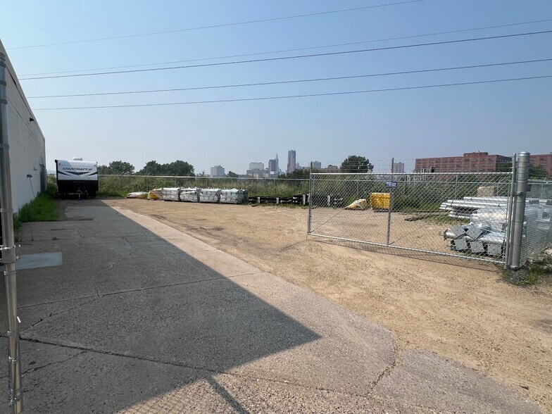 More Photos Of 480 Kenny Rd, Saint Paul Warehouse For Sale