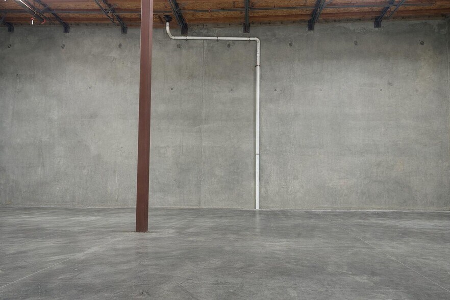More Photos Of 3532 Seagate Way, Oceanside Warehouse For Sale
