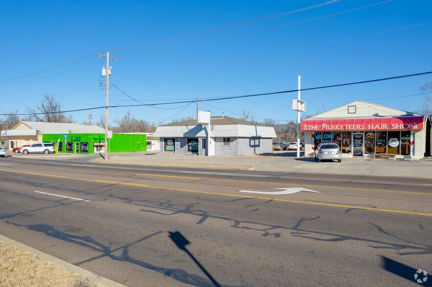 More Photos Of 2300 S Air Depot Blvd, Midwest City Freestanding For Lease
