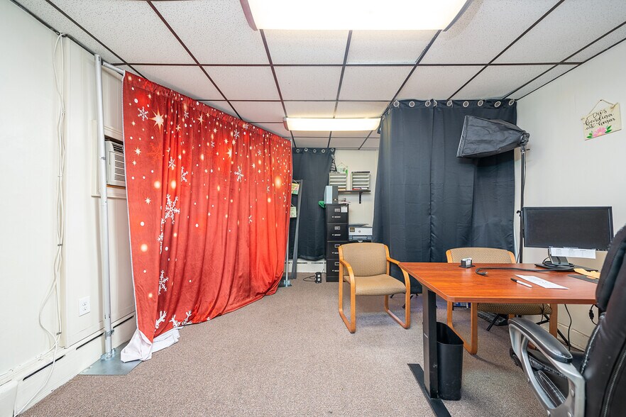 More Photos Of 505 48th St, Union City Office For Lease