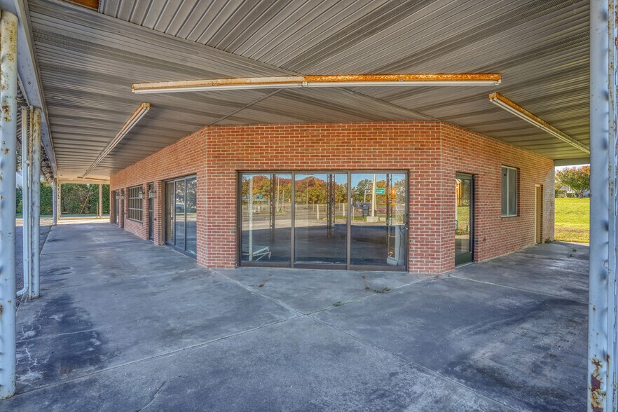 More Photos Of 6975 Old Beach Rd, Frederica Auto Repair For Sale