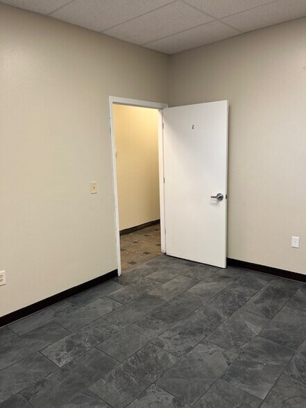 More Photos Of 11601 Pellicano Dr, El Paso Unknown For Lease