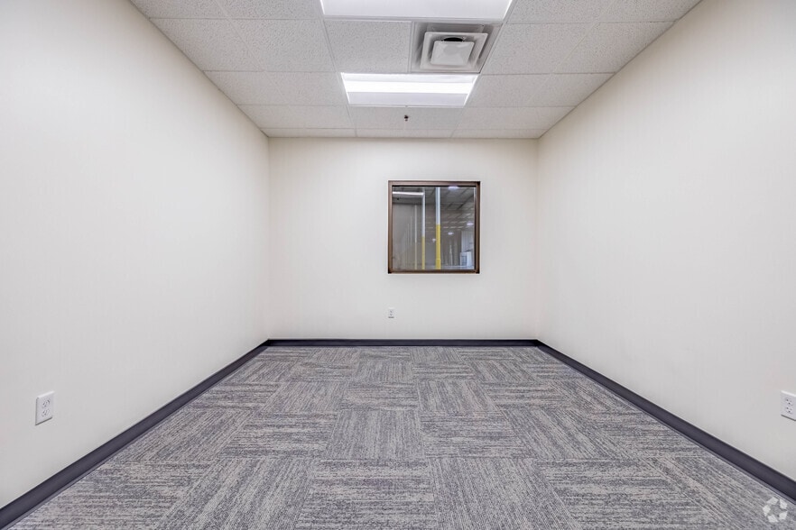 More Photos Of 10083-10095 International Blvd, Cincinnati Warehouse For Lease