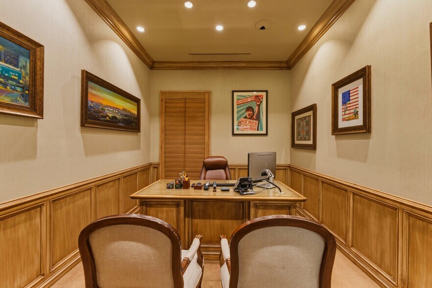 More Photos Of 2114 S Hill St, Los Angeles Office For Sale