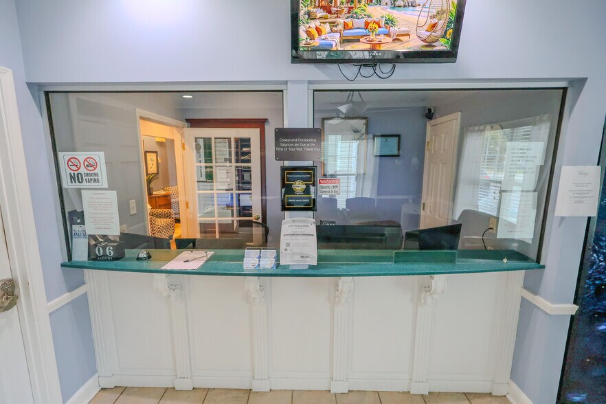 More Photos Of 2212 Hope Mills Rd, Fayetteville Office For Sale