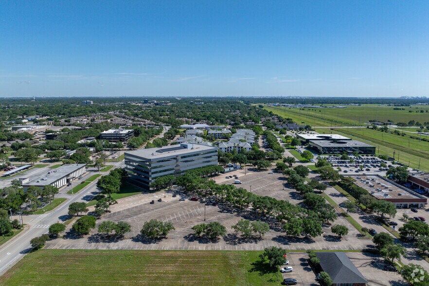 More Photos Of 1150 Gemini St, Houston Office For Lease