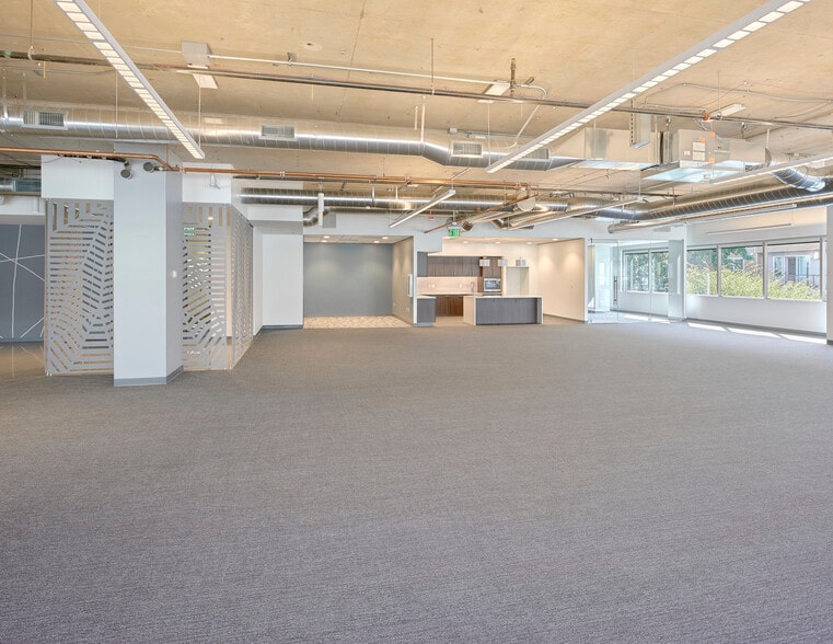 More Photos Of 15809 Bear Creek Pky NE, Redmond Office For Sale