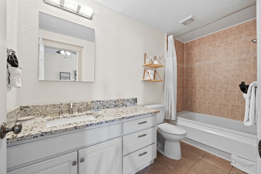 More Photos Of 92 Washington St, Saint Augustine Specialty For Sale