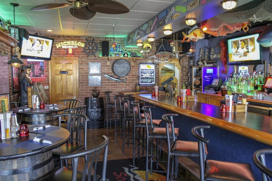 More Photos Of 6558 Lake Shore Rd, Derby Restaurant For Sale