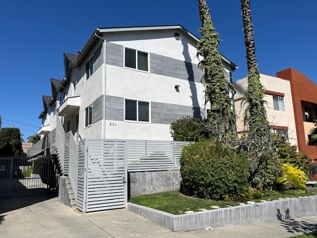 Primary Photo Of 601 N Normandie Ave, Los Angeles Apartments For Sale