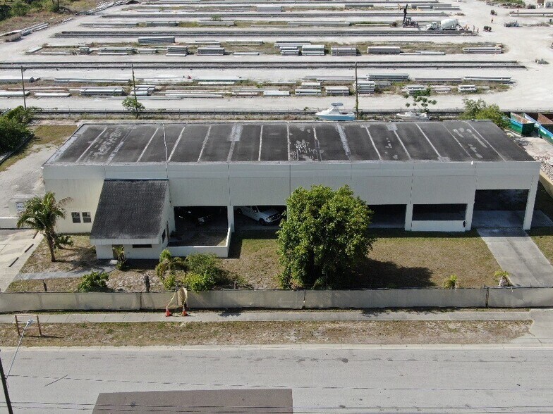Primary Photo Of 761 Wesley Ave, Tarpon Springs Manufacturing For Sale