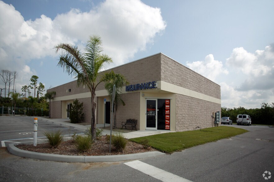 More Photos Of 24630 Sandhill Blvd, Punta Gorda Showroom For Sale