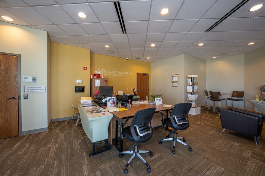 More Photos Of 807 Kinnear Rd, Columbus Medical For Sale