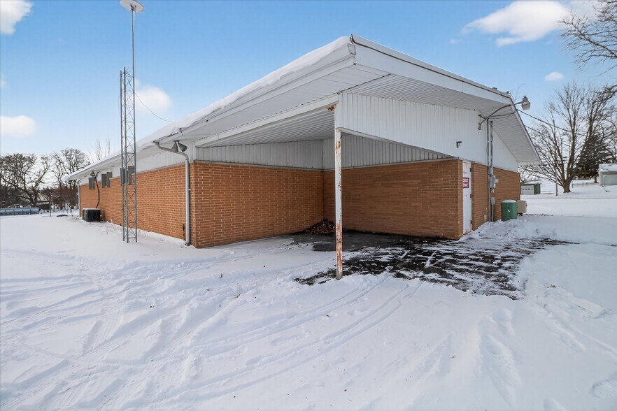 More Photos Of 820 N Pine River St, Ithaca Healthcare For Sale