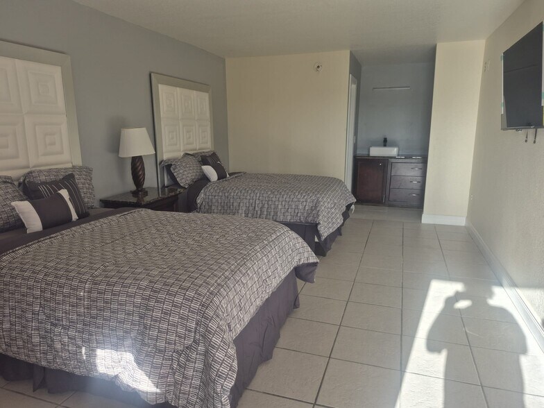 More Photos Of 4741 W Irlo Bronson Memorial Hwy, Kissimmee Hotel For Sale