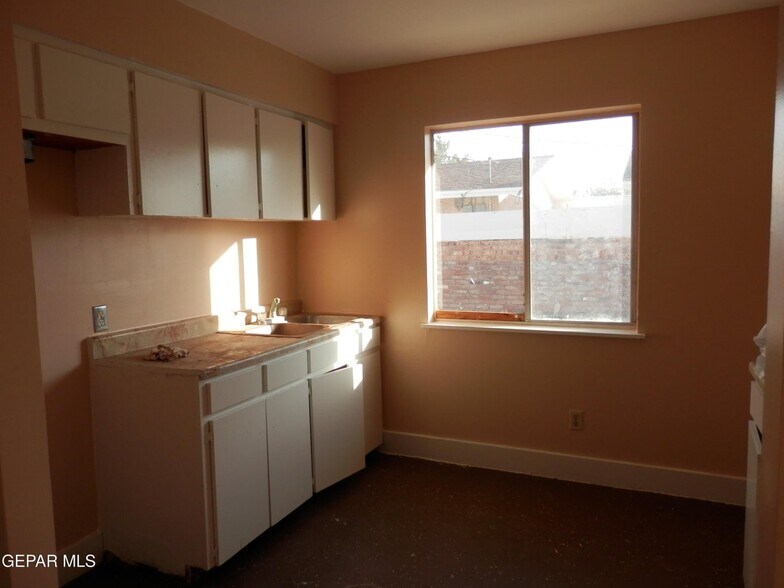 More Photos Of 187 N Awbrey St, El Paso Apartments For Sale