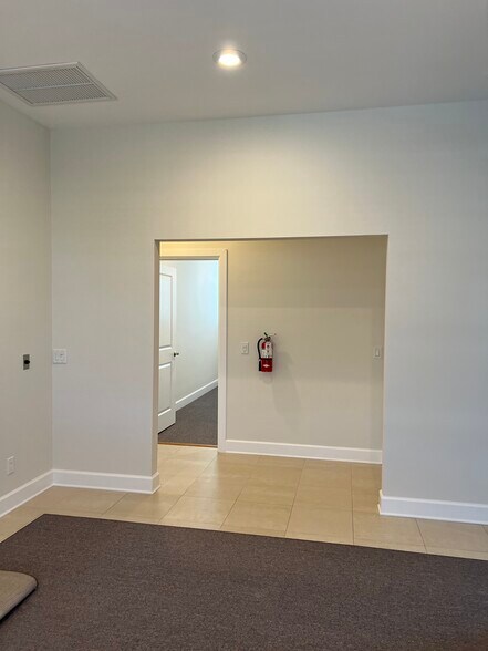 More Photos Of 1000 Bass Blvd, Dunedin Office For Sale
