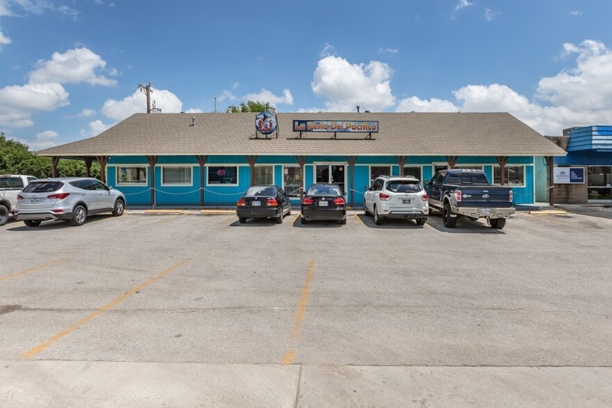 Primary Photo Of 7911 Culebra Rd, San Antonio Restaurant For Sale