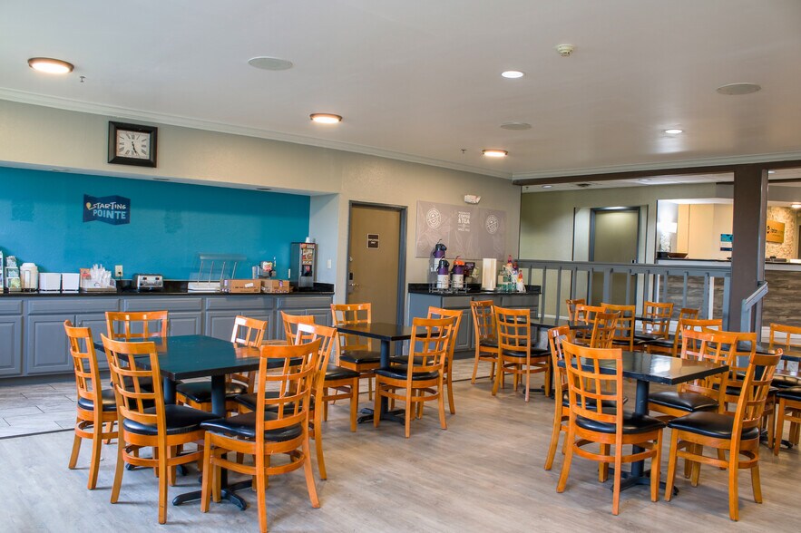 More Photos Of 19600 Elpers Rd, Evansville Hotel For Sale