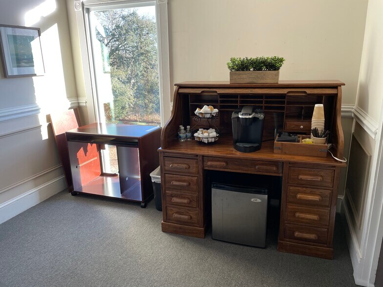 More Photos Of 1495 Remount Rd, North Charleston Office Residential For Sale