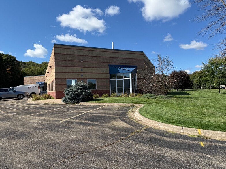 More Photos Of 2777 Prairie Dr, River Falls Office For Sale